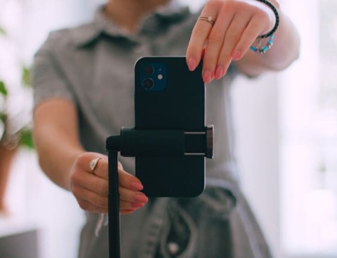 5 Cara Foto Aesthetic yang Tren di TikTok, Wajib Dicoba!