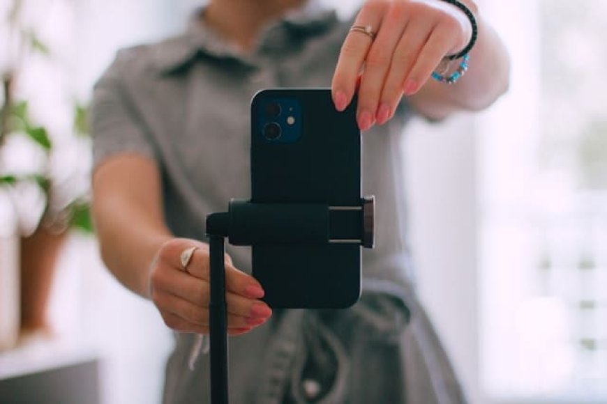 5 Cara Foto Aesthetic yang Tren di TikTok, Wajib Dicoba!