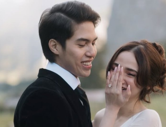 Lamaran El Rumi dan Syifa Hadju di Swiss, Begini Reaksi para Sahabat