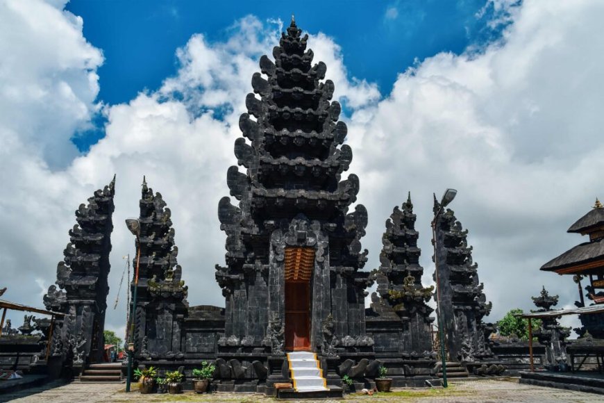 Why is Bali the only area in Indonesia with a majority of Hindus?