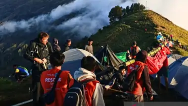 Pendaki Belgia Dievakuasi dari Gunung Rinjani: Alami Cedera di Jalur Danau Segara Anak