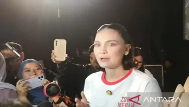 Luna Maya Ungkap Kekuatan Utama Film Zona Merah: Sisi Kemanusiaan di Tengah Teror Zombie